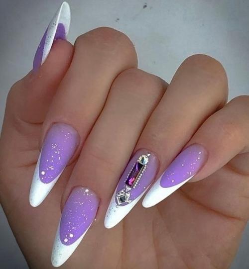 Дизайн маникюра в сиреневых оттенках. 01