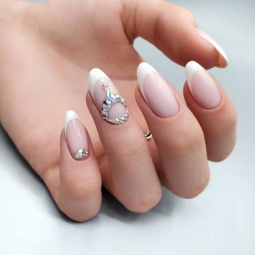 Маникюр до и после похода к нейл - мастеру. 07