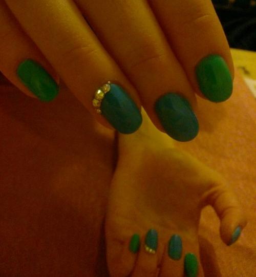 Всем привет!  Мастер по маникюру новых моделей ищет. 02