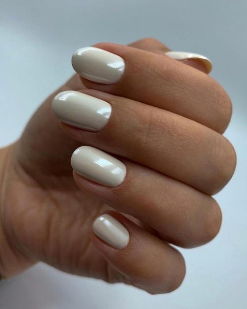 Белая втирка для жемчужного оттенка вашего маникюра. 01