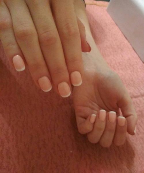 Всем привет!  Мастер по маникюру новых моделей ищет. 01