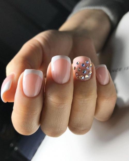 Маникюр до и после похода к нейл - мастеру. 01