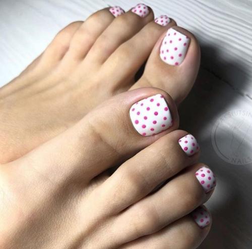 Педикюр с точками. 10. 04