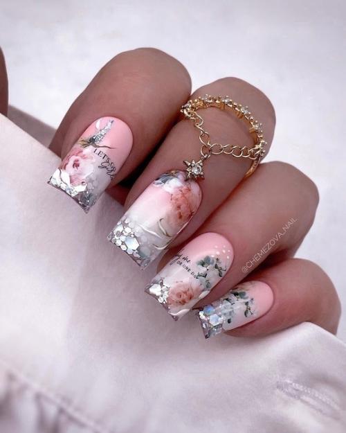 Красивый дизайн маникюра с цветами. 01