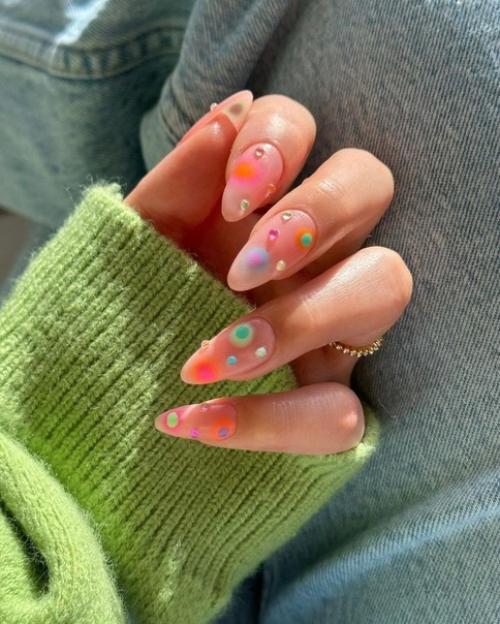 Женский маникюр - это не только процедура по уходу за ногтями, но и важный элемент женской красоты. 07