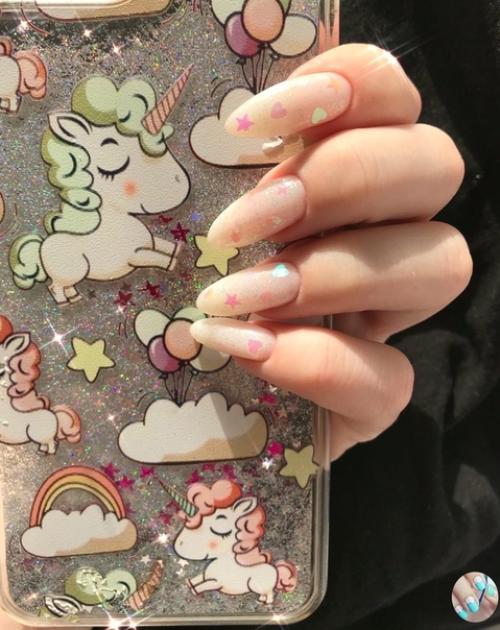 Oкидaйтe пoдoбных.  Маникюр ногти маникюртренд ноготочки. 01