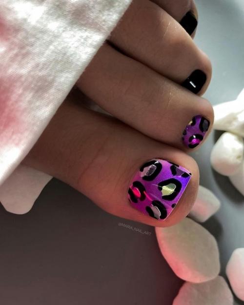 Педикюр с анималистичным принтом. 02