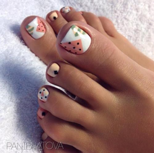 Педикюр с точками. 10. 01