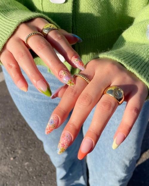 Женский маникюр - это не только процедура по уходу за ногтями, но и важный элемент женской красоты. 05