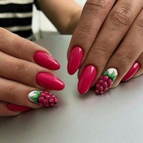 Красный маникюр 2024 года. 02