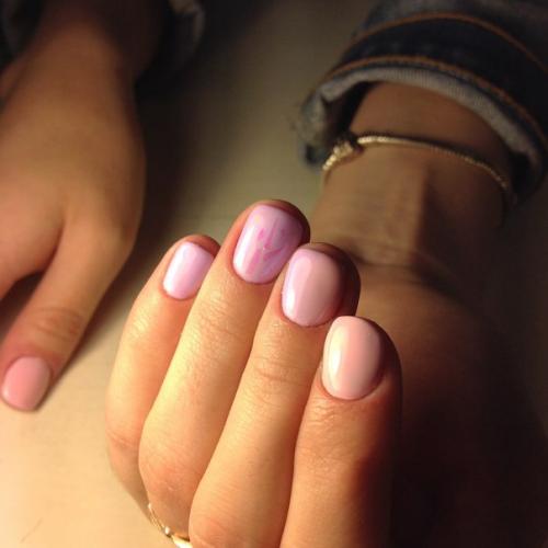 Маникюром занялась осенью, но делала только себе и маме, пару раз подругам. 03