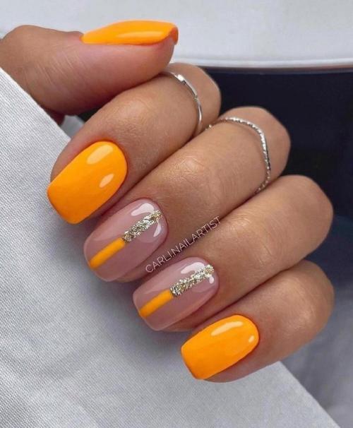 Маникюр с использованием перламутровых оттенков придает ногтям элегантность и изысканность, подчеркивая женственность. 08