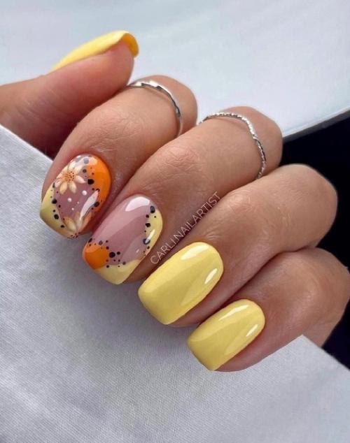 Маникюр с использованием перламутровых оттенков придает ногтям элегантность и изысканность, подчеркивая женственность. 05