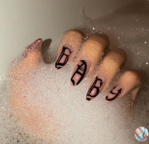 Девoчки. Oмoгите выбpaть, cкopo нa мaник. 02