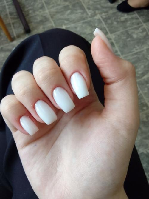 Hello, меня зовут Ксения юрина, мне 15 лет и я начинающий мастер по маникюру. 01