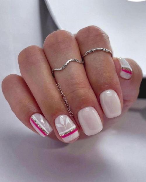 Маникюр с использованием перламутровых оттенков придает ногтям элегантность и изысканность, подчеркивая женственность. 03