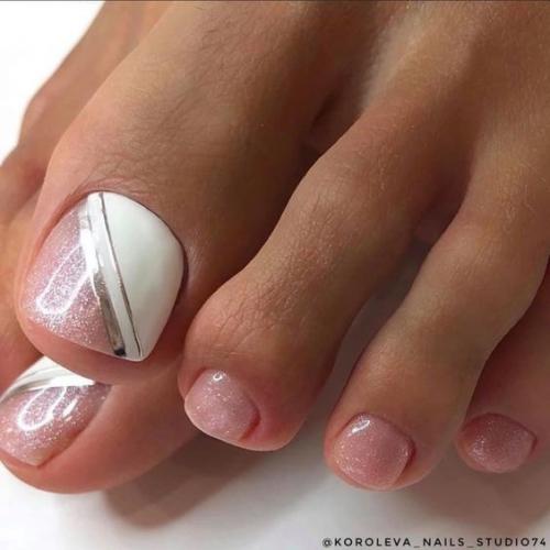 Современный педикюр включает не только работу с дизайном ногтей, но и со всей ступней. 03