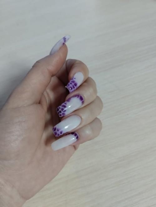 Hello, меня зовут Ксения юрина, мне 15 лет и я начинающий мастер по маникюру. 04