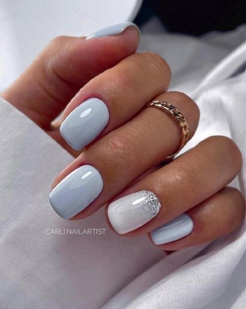 Маникюр с использованием перламутровых оттенков придает ногтям элегантность и изысканность, подчеркивая женственность. 01