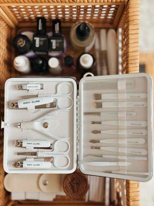 В случае если у вас нет настроения ухаживать за собой - ухаживайте без настроения. 03