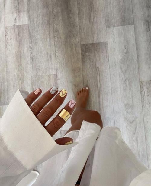 Генерирую для вас идеи все еще летнего дизайна, а также необычные варианты поз для фото. 01