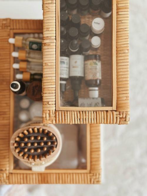 В случае если у вас нет настроения ухаживать за собой - ухаживайте без настроения. 04