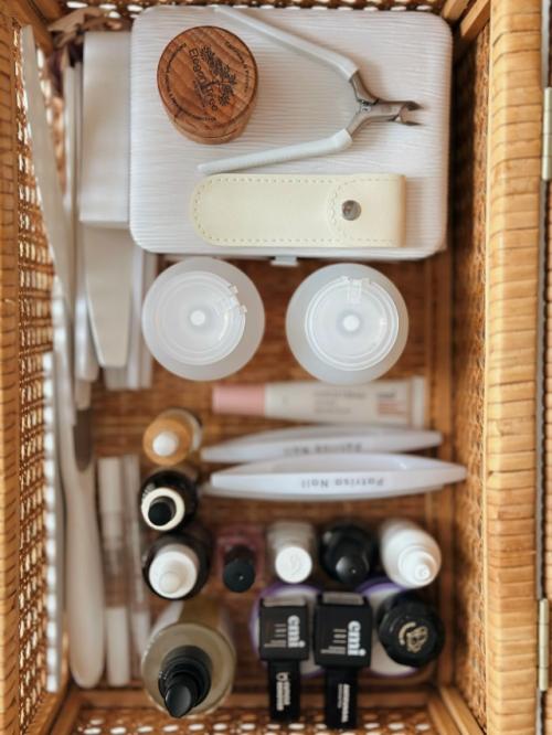 В случае если у вас нет настроения ухаживать за собой - ухаживайте без настроения. 02