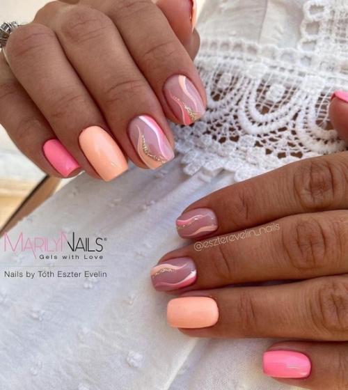 В Балаково неизвестные похитили женщину, затолкав ее в собственную машину. 07