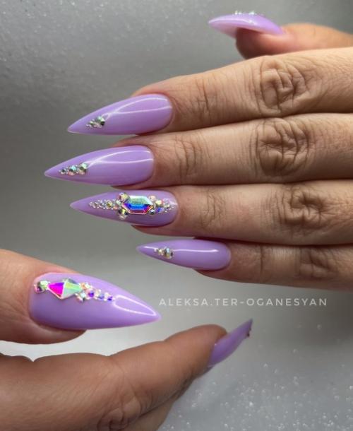 Замечаю, что в последнее время отсутствует какая либо мода на дизайн в маникюре. 04