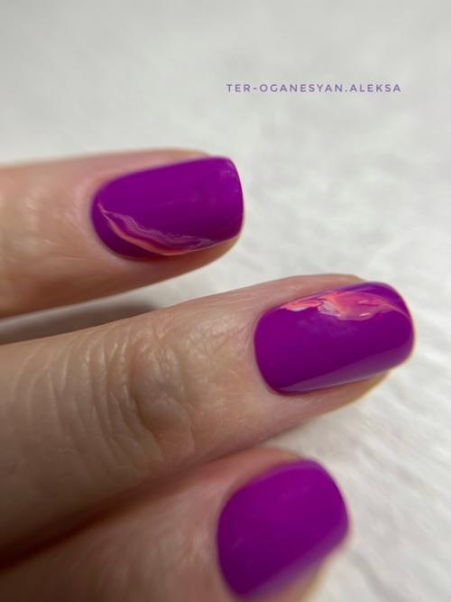 Замечаю, что в последнее время отсутствует какая либо мода на дизайн в маникюре. 06