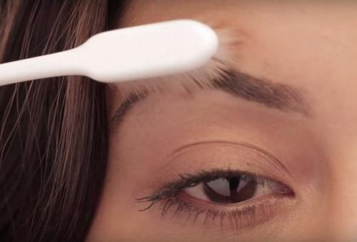 9 способов использовать зубную щетку для красоты. 02