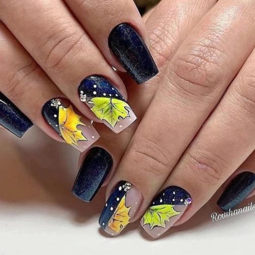 Осенние листочки в маникюре - это отлично идеально подходит для дизайна осени, который не только помещен, но и очень популярен. 01