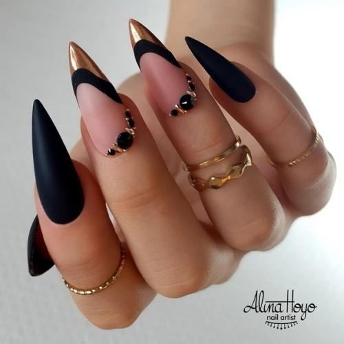 Маникюр на острых ноготках. 07