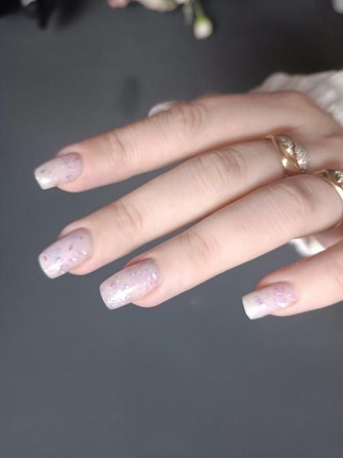 Красота маникюра заключена не , внимание, только в его внешнем виде, но и в процессе создания. 01