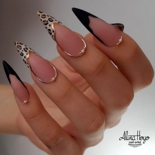 Маникюр на острых ноготках. 05