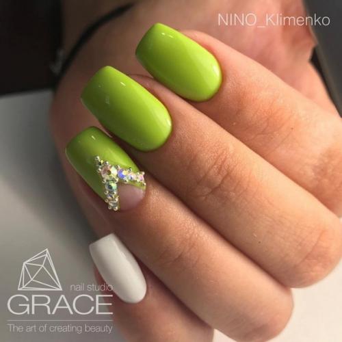 Подборка идей яркого маникюра. 01