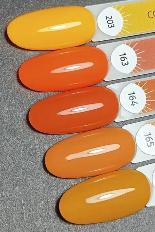 Оранжевый - модный цвет маникюра. 02