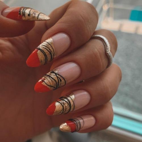 Красный маникюр с золотом. 02