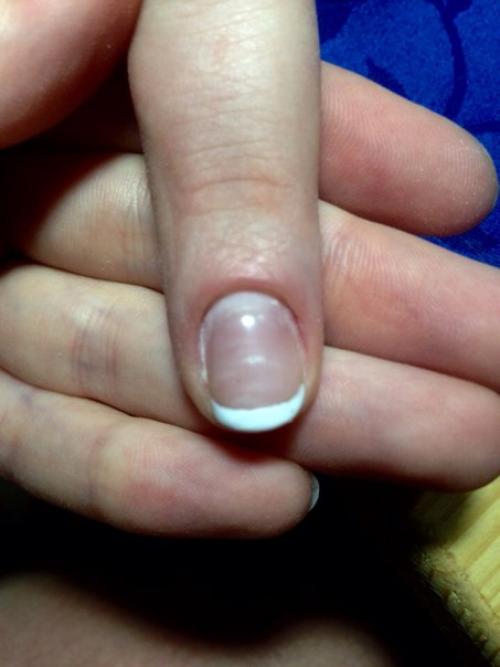 Интерессно услышать мнение мастеров, делала аппаратный маникюр первый раз? 02