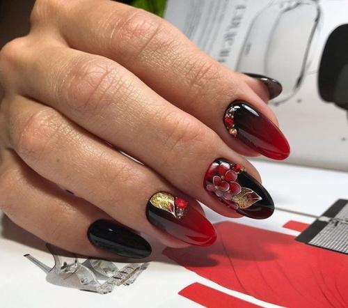 Красный маникюр с золотом. 05