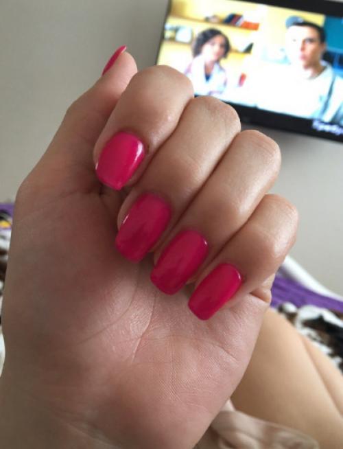 Город Сургут.  Попала на маникюр по акции к 8 марта прошло 6 дней. 01