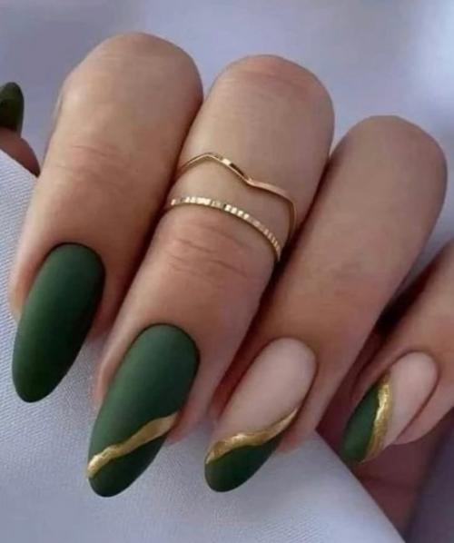 Один из вопросов, который стал интересовать девушек: а в какой же цвет покрыть ногти к новому 2025 году? 04