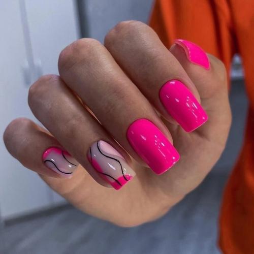 Розовый маникюр - это стильное и женственное видение дизайна ногтей, которое основывается на использовании цветовой гаммы розового. 05