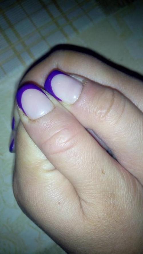 Совет!  Админу админу добра? , моя сестра делает маникюр у разных мастеров и на второй день появляться покраснение возле кутикулы. 01