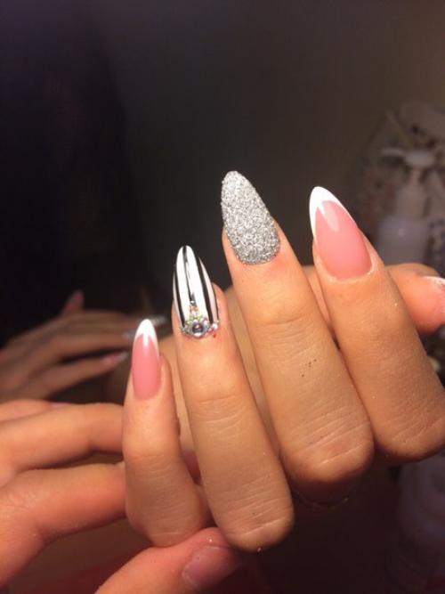 Милые девушки?  Предлагаю вам свои услуги по наращиванию и дизайну ногтей! 08