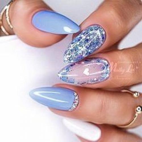 Идеи праздничного маникюра в нежно голубых оттенках. 01