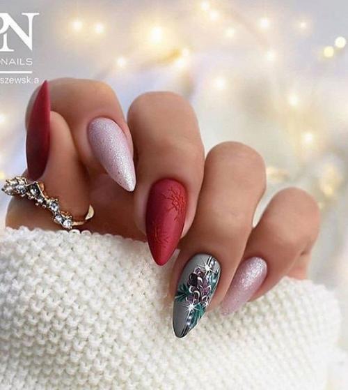 Подборка идей новогоднего розового маникюра. 04