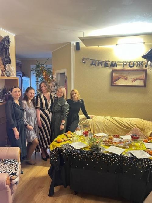 В этот юбилей я решила всё сделать в одном формате Черно - Золотой стиль. 04