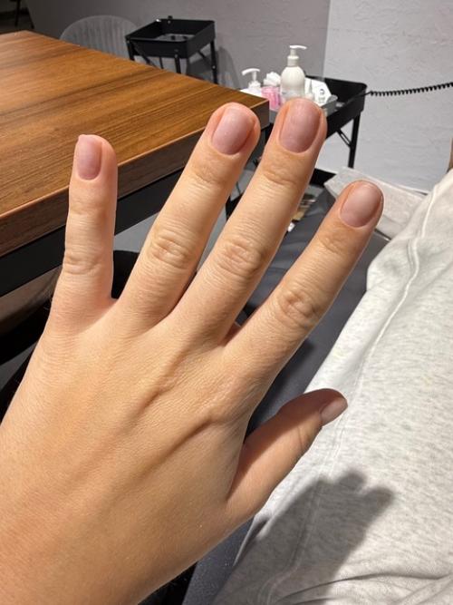 Долго думала и решила попробовать убрать покрытие с ногтей на ногах и на руках. 01