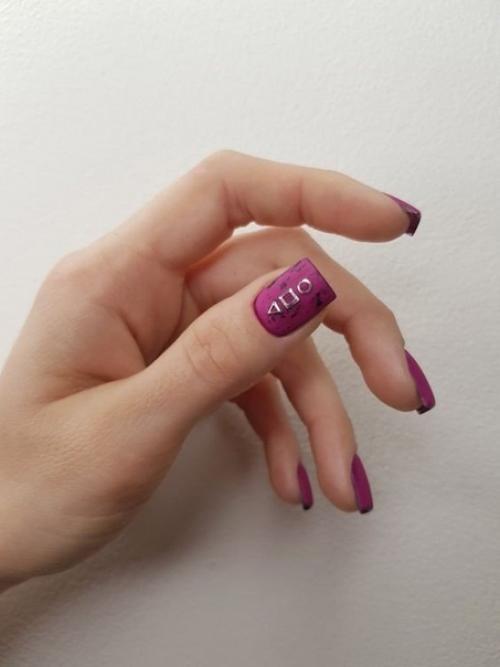 Ты не знаешь какие тебе ногти сделать? 06